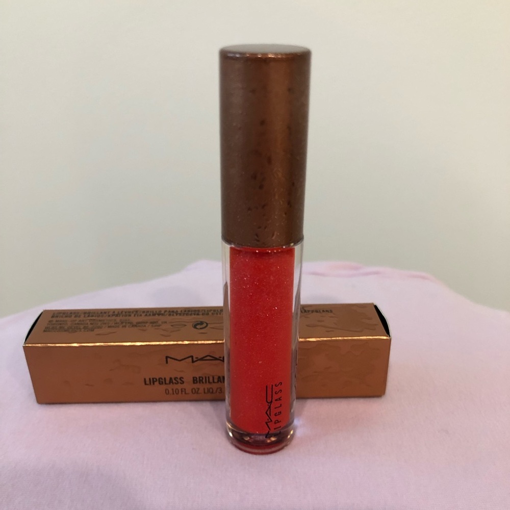 MAC Lipglass in Too Cool For Pool
